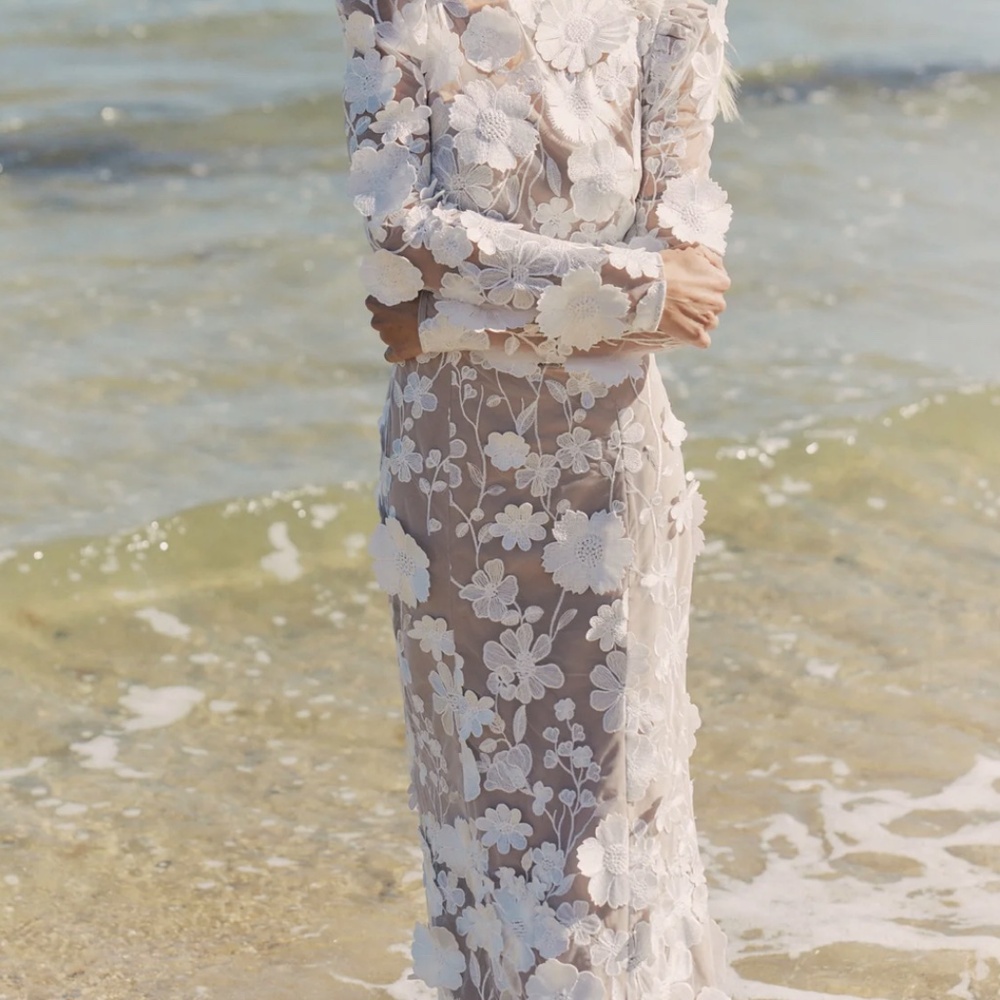 ELLIATT Shannon 3D Floral Midi Dress In White